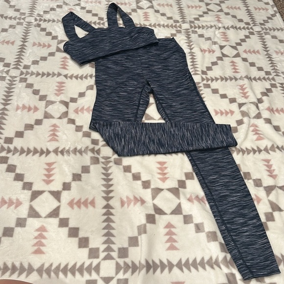 💙Matching Outdoor Voices legging bra set sz Xs & Small - Picture 3 of 6